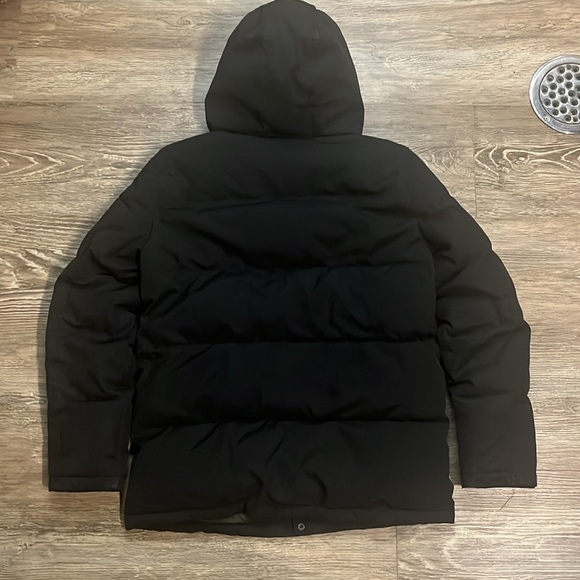 Black Hooded Levi’s Winter Coat - Picture 2 of 3